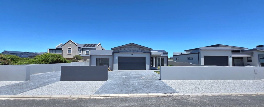 5 Bedroom Property for Sale in Kleinbaai Western Cape